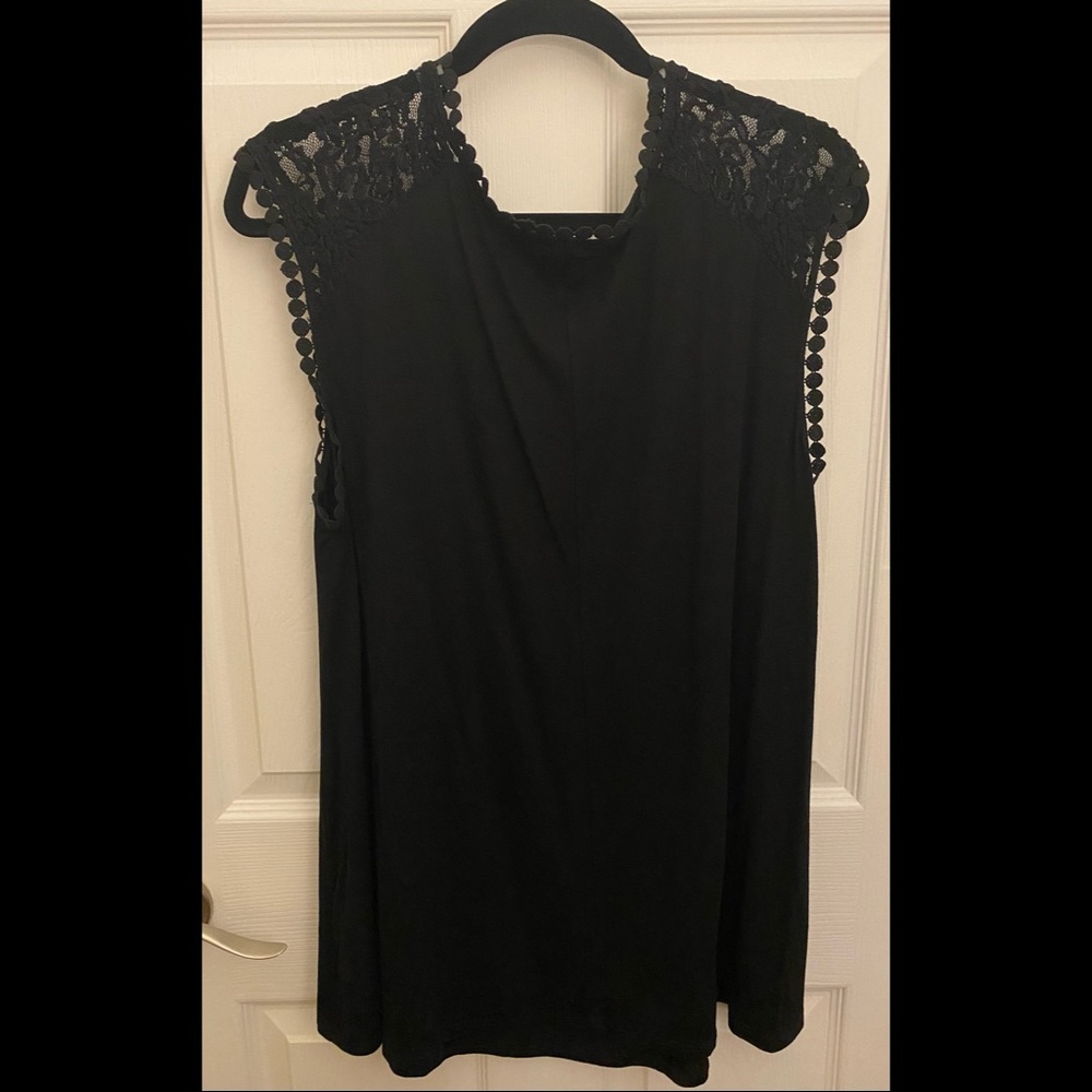 LAST CHANCE Emerald Lace Sleeveless Top—2x